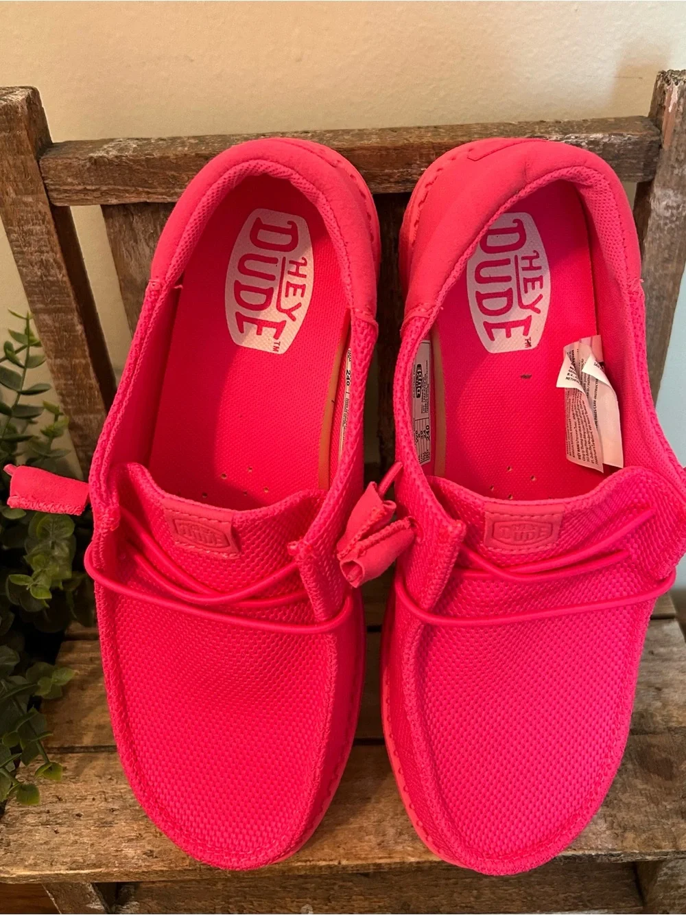 Hey Dude Wendy Funk Mono Electric Pink Slip On Deck Shoes Womens Size 8 New